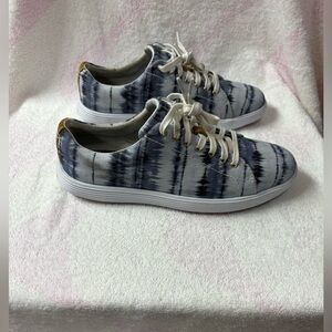 Cole Haan Women's Grand Crosscourt Sneaker Blue/White Size 7